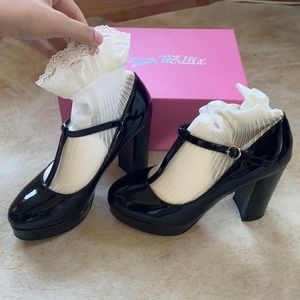 Sugar Thrillz black patent t-strap heels. Size 8